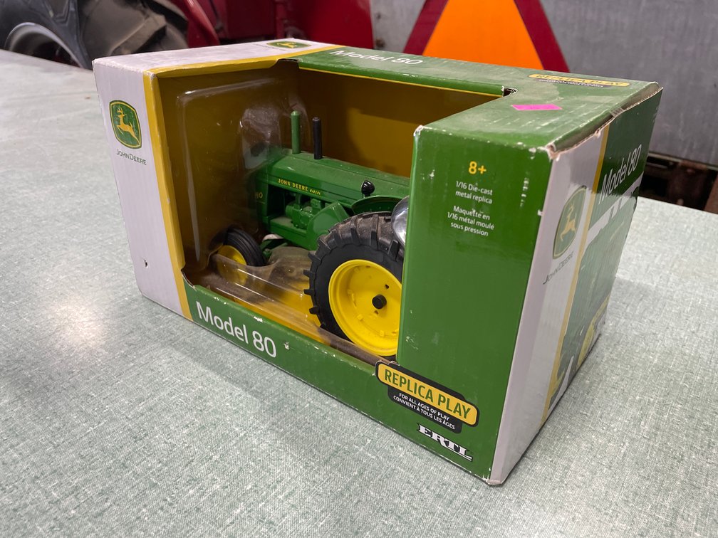 Ertl 1/16 Scale Model 80 John Deere Toy Tractor (Fort Atkinson, WI)
