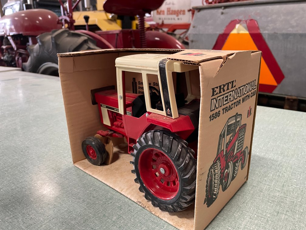 Ertl International 1586 Tractor with Cab (Fort Atkinson, WI)