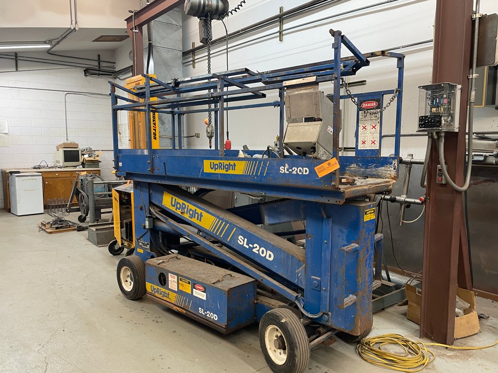 Upright Scissor Lift