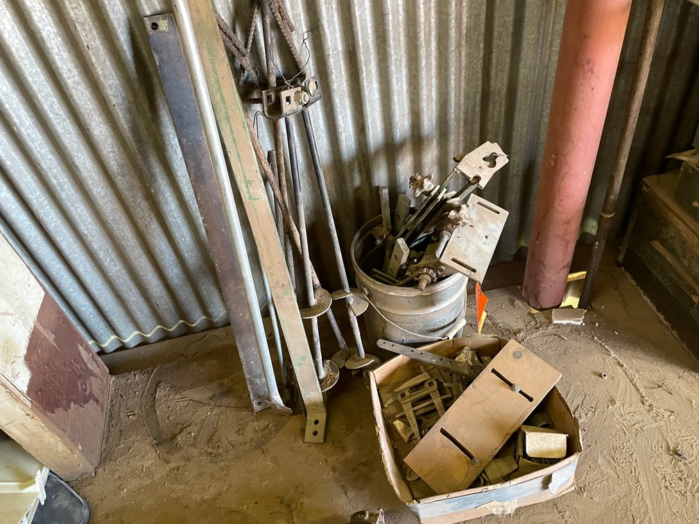 Metal parts and Hardware