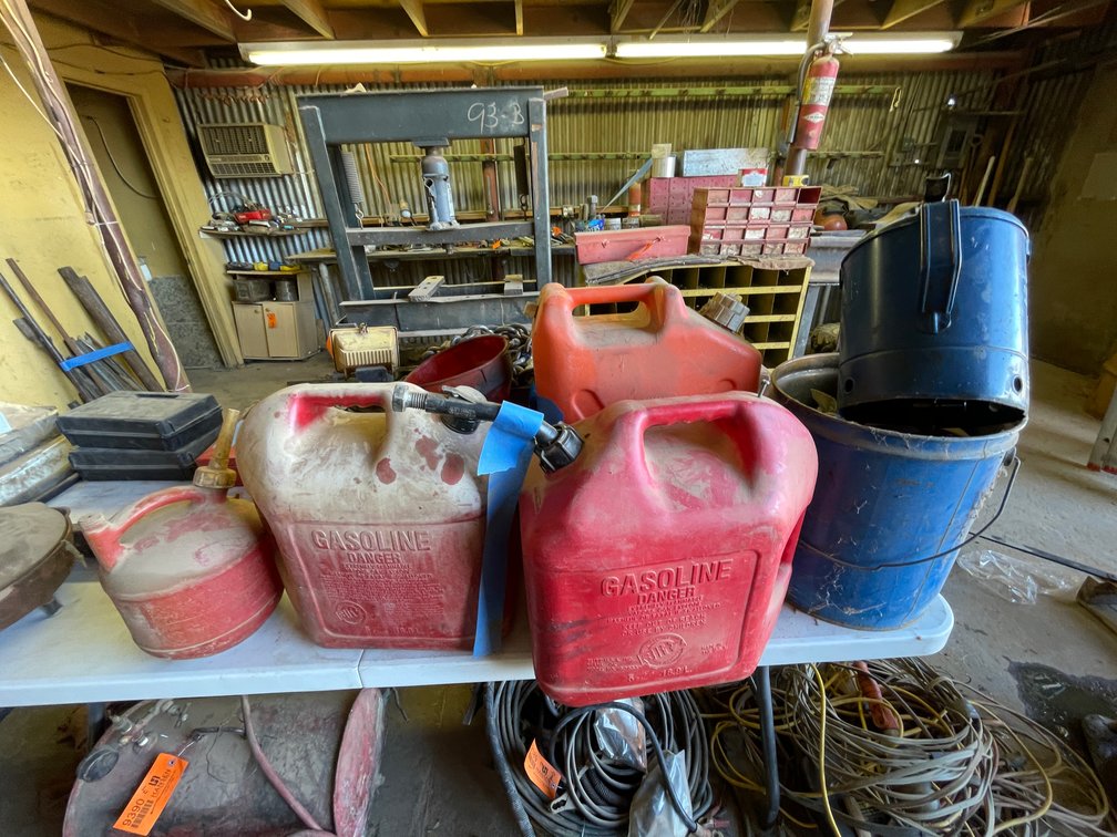 Gas & Oil Cans