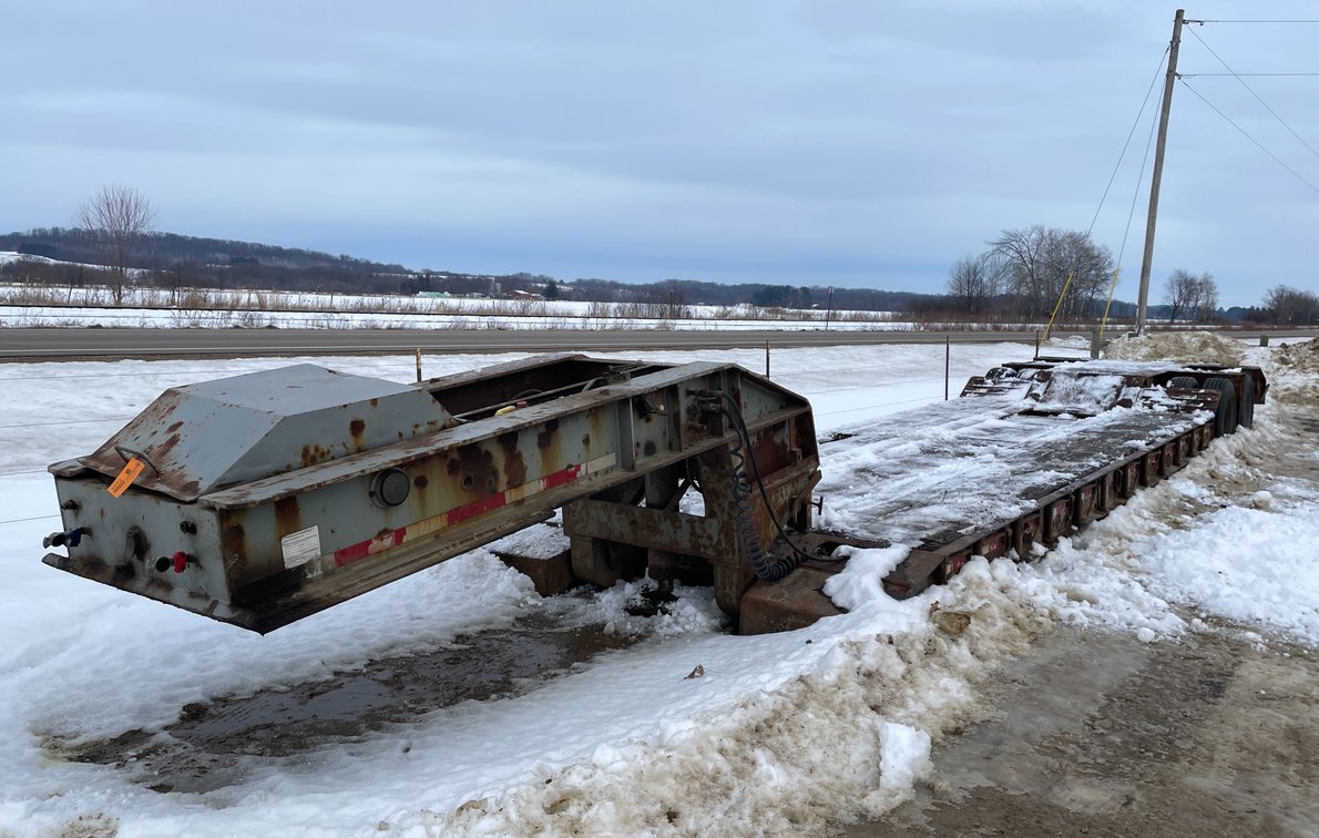32' Lowboy Semi Trailer (No Title, For Parts)