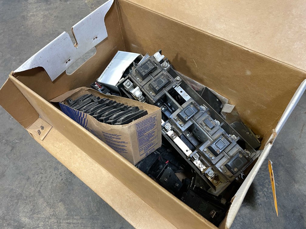 Circuit Breakers (PR6)