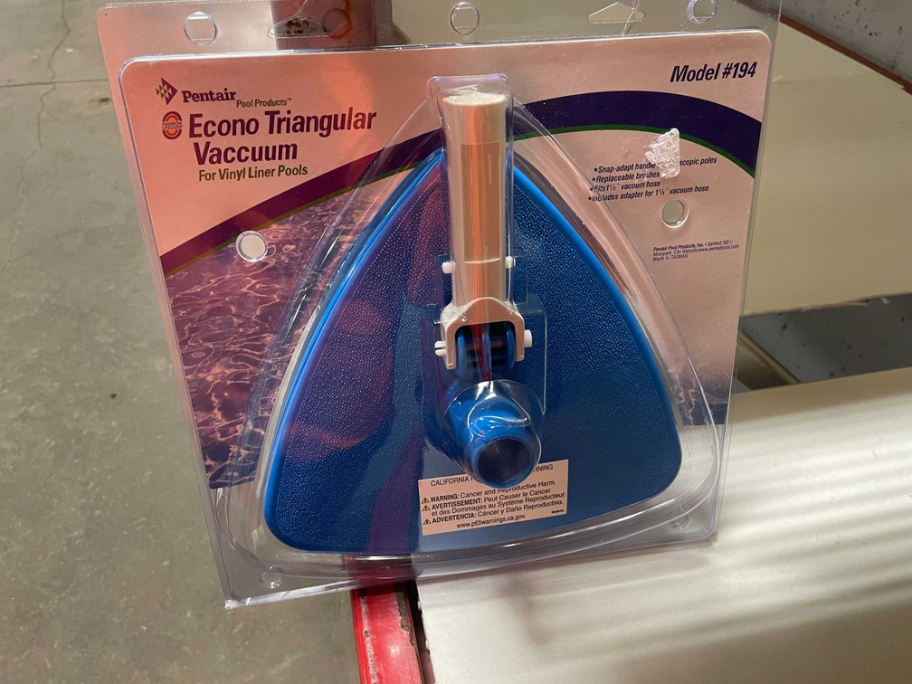 Econo Triangular Vacuum For Vinyl Liner Pools New (CW)