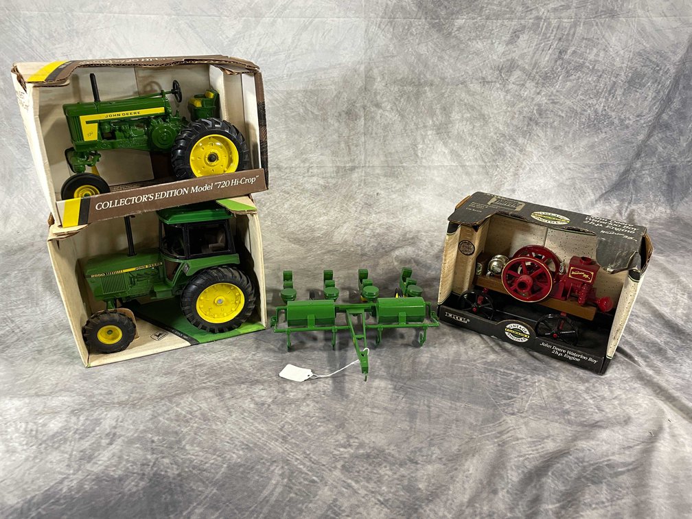 John Deere Corn Planter And More (Neenah, WI)