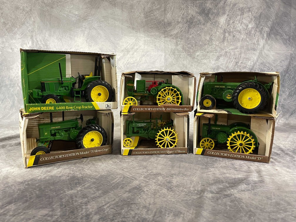John Deere Collectibles (Neenah, WI)