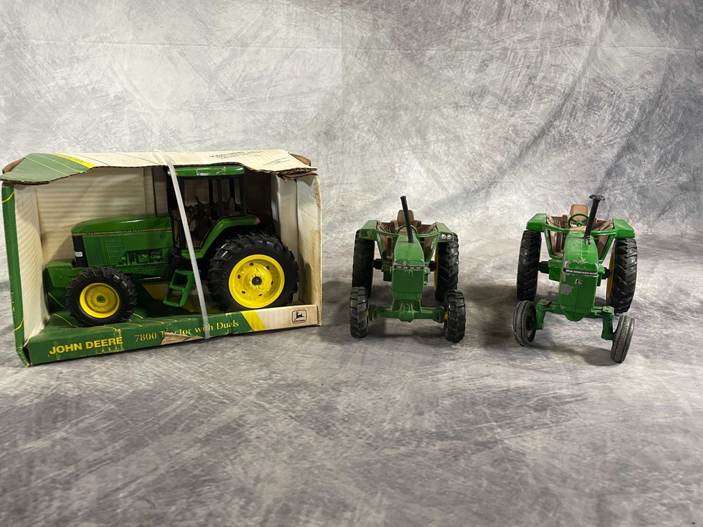 John Deere Collectibles (Neenah, WI)