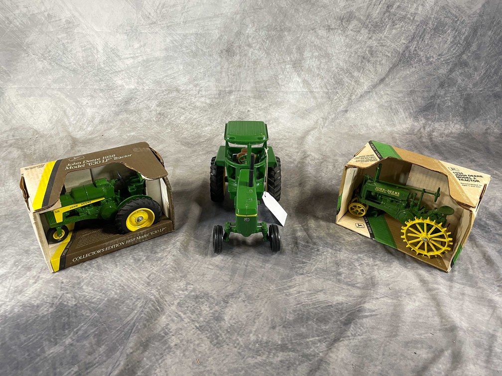 John Deere Collectibles (Neenah, WI)