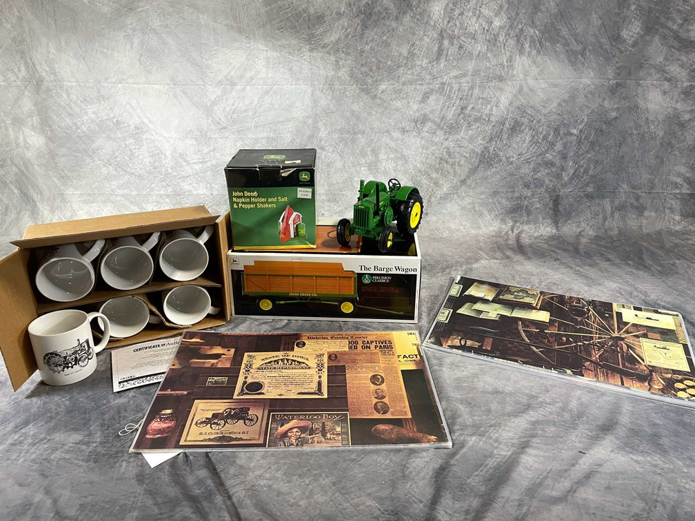 John Deere Collectibles (Neenah, WI)