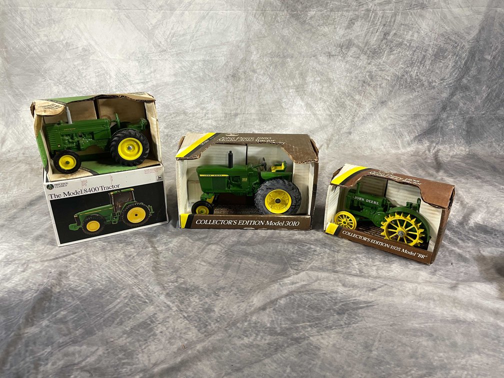 John Deere Tractors (Neenah, WI)