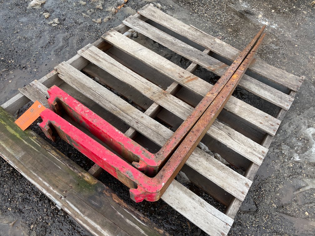 (2) Bolzoni Pallet Forks
