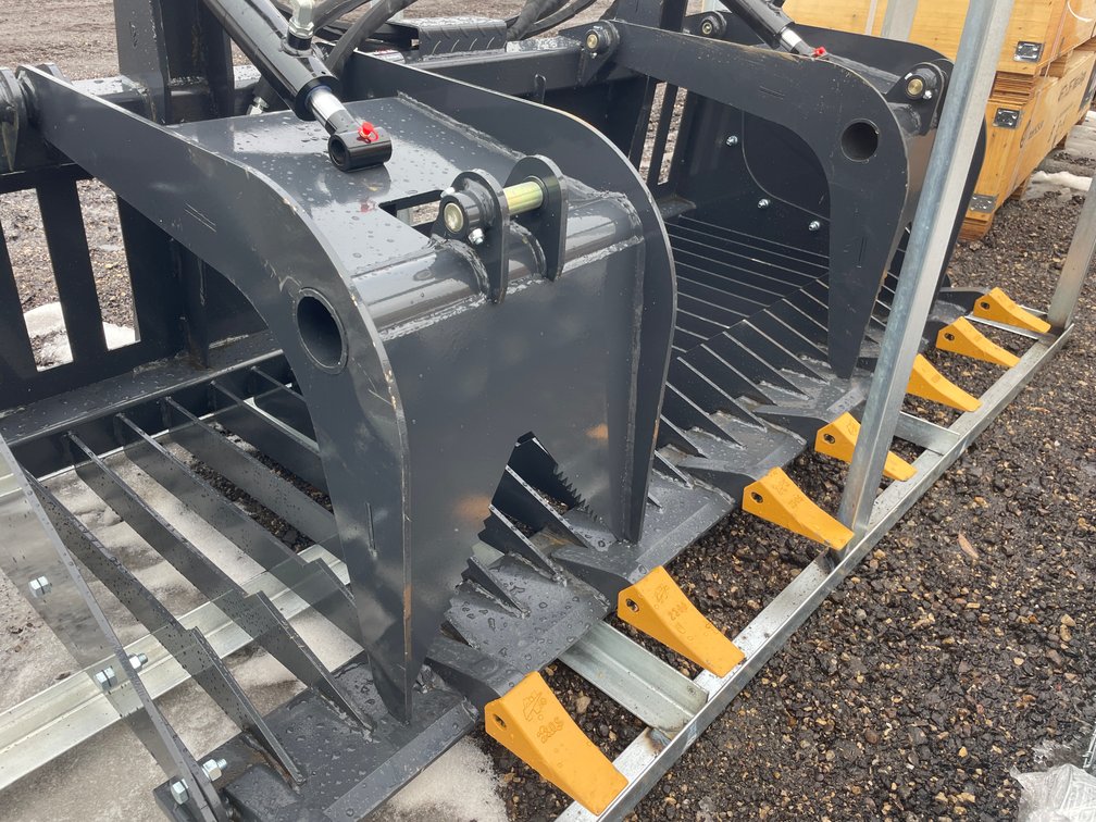 Unused Landhonor Hydraulic Grapple Bucket