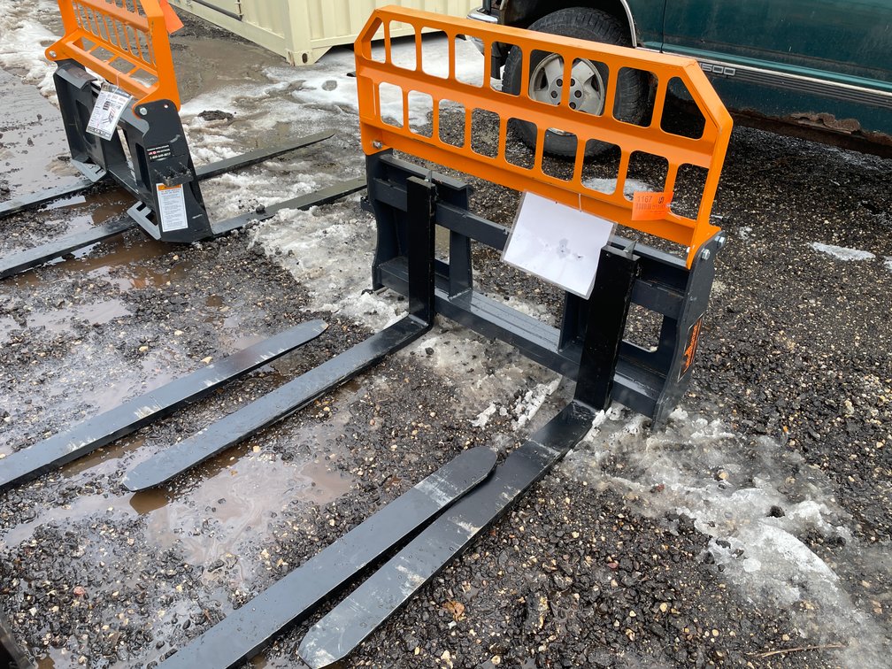 Unused Landhonor Pallet Fork