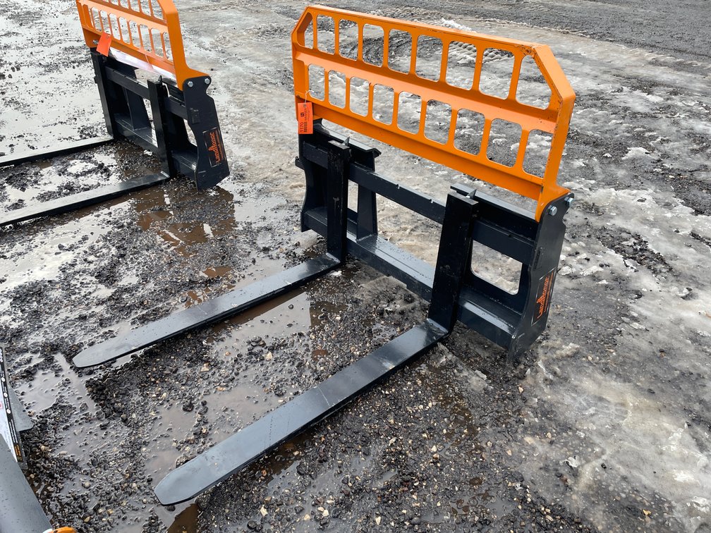 Unused Landhonor Pallet Fork
