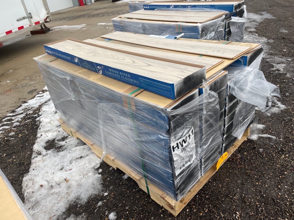 842 Sq. Ft. Color: Spotswood  WATER-RESISTENT Click Planks