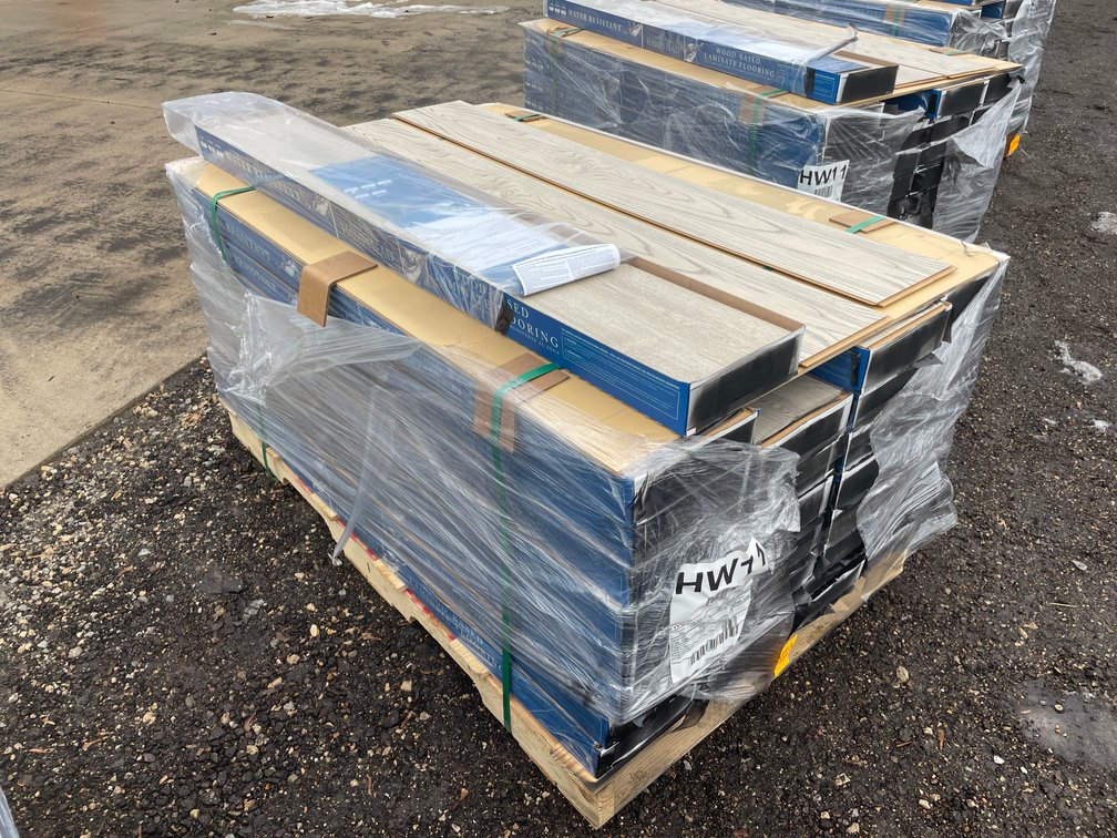 842 Sq. Ft. Color: Spotswood  WATER-RESISTENT Click Planks