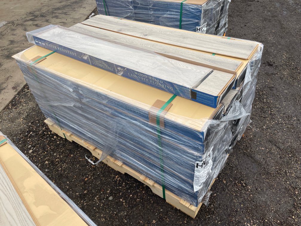 842 Sq. Ft. Color: Spotswood  WATER-RESISTENT Click Planks
