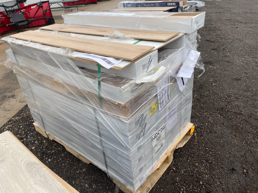 652.8 Sq. Ft. Color: Pinehurst  HDC WATERPROOF Click Planks