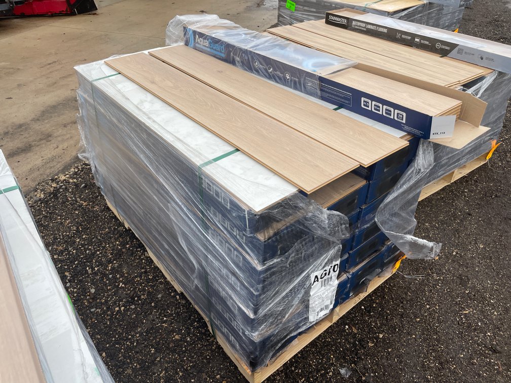 589.6 Sq. Ft. Color: Acadia Oak  AquaGuard WATERPROOF Click Planks