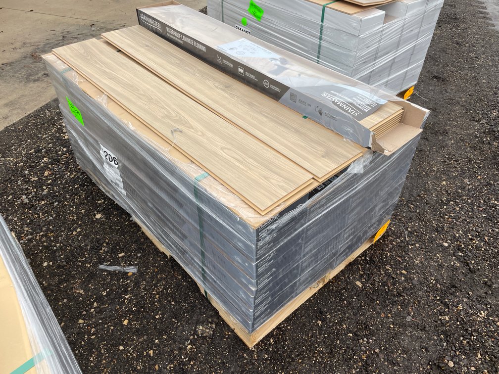 589.6 Sq. Ft. Color: Sunnyview Hickory STAINMASTER WATERPROOF Planks