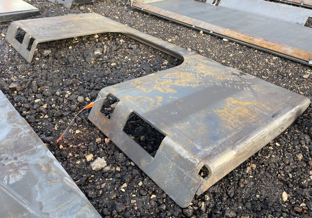 Unused Skidsteer Open Center Weldable Quick Attach Plate