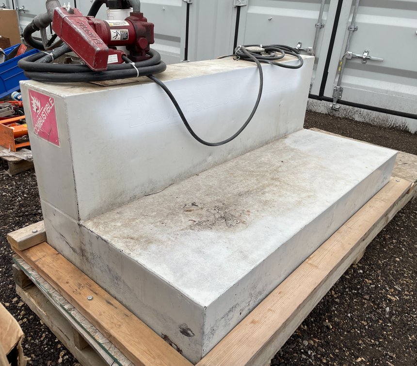 105-Gallon Fuel Tank with Electric Pump