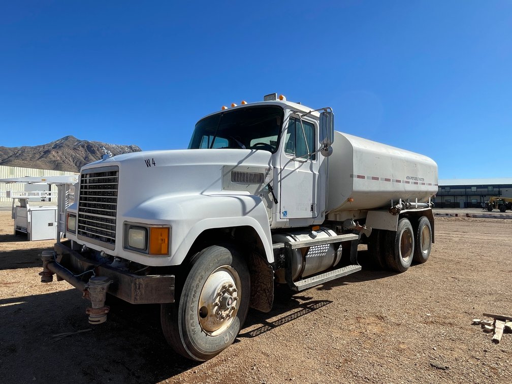 1995 Mack Water Truck (Has NM Title)