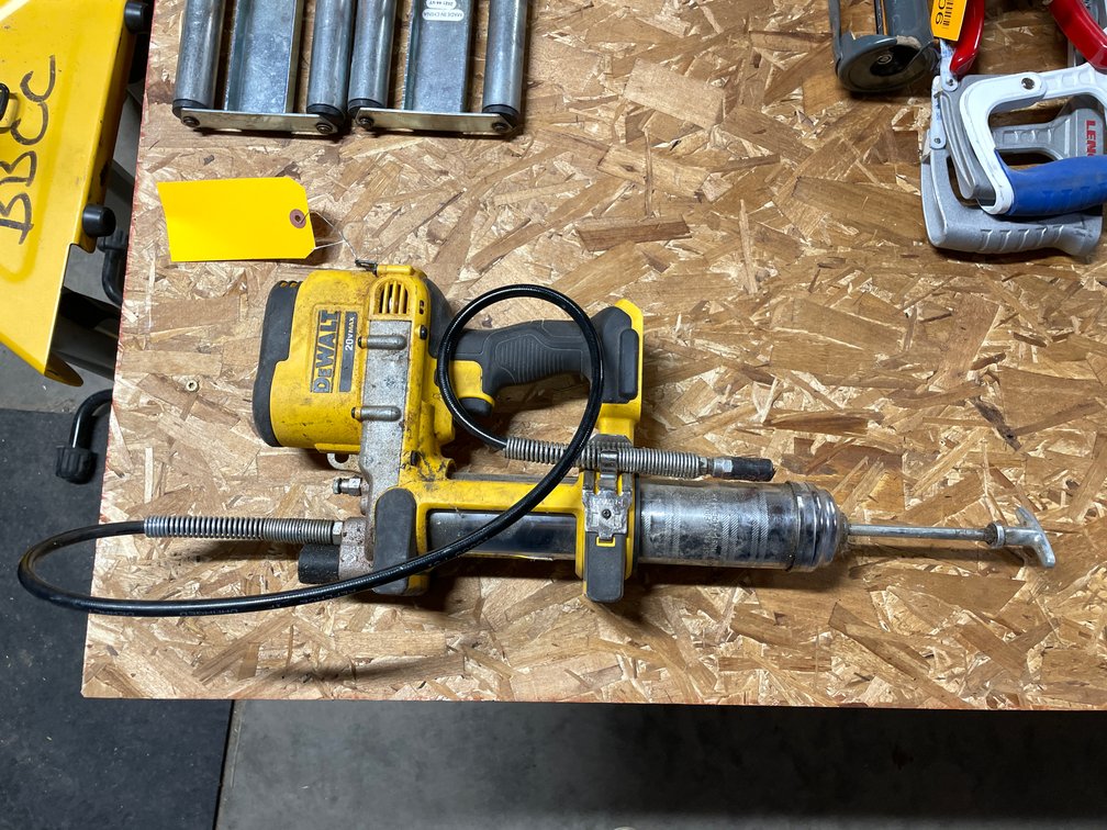 DeWalt 20V Grease Gun