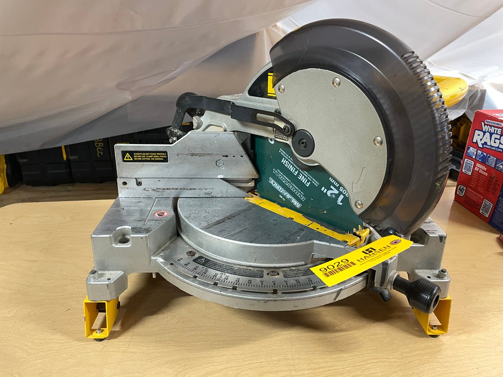 DeWalt 12" Compound Miter Saw