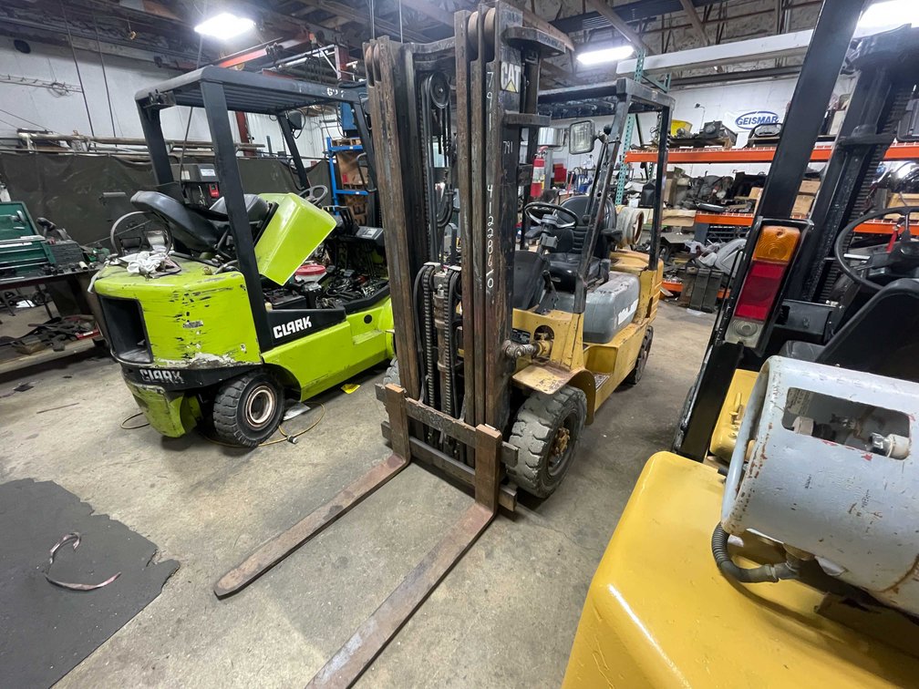 CAT Pneumatic Forklift (Shawano, WI)