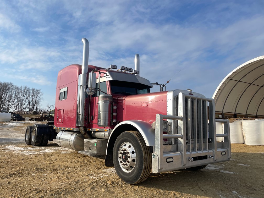 2007 Peterbilt 379 EXHD (WI Title in Delay) (Independence, WI)