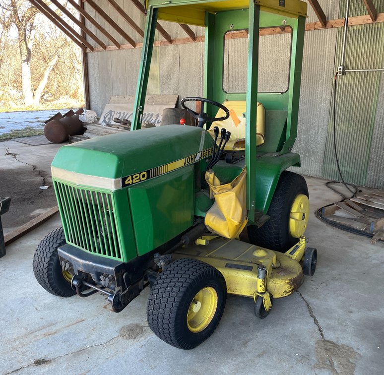 John Deere 420 Lawn Tractor with Snow Blower