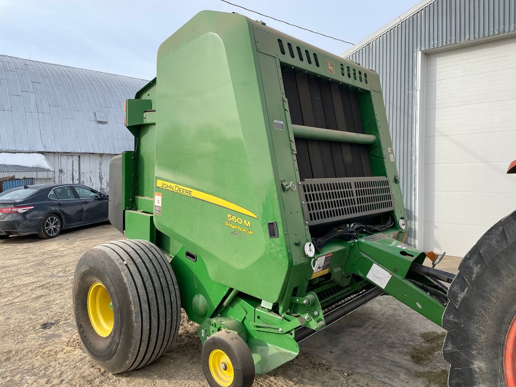 John Deere 560M Round Baler