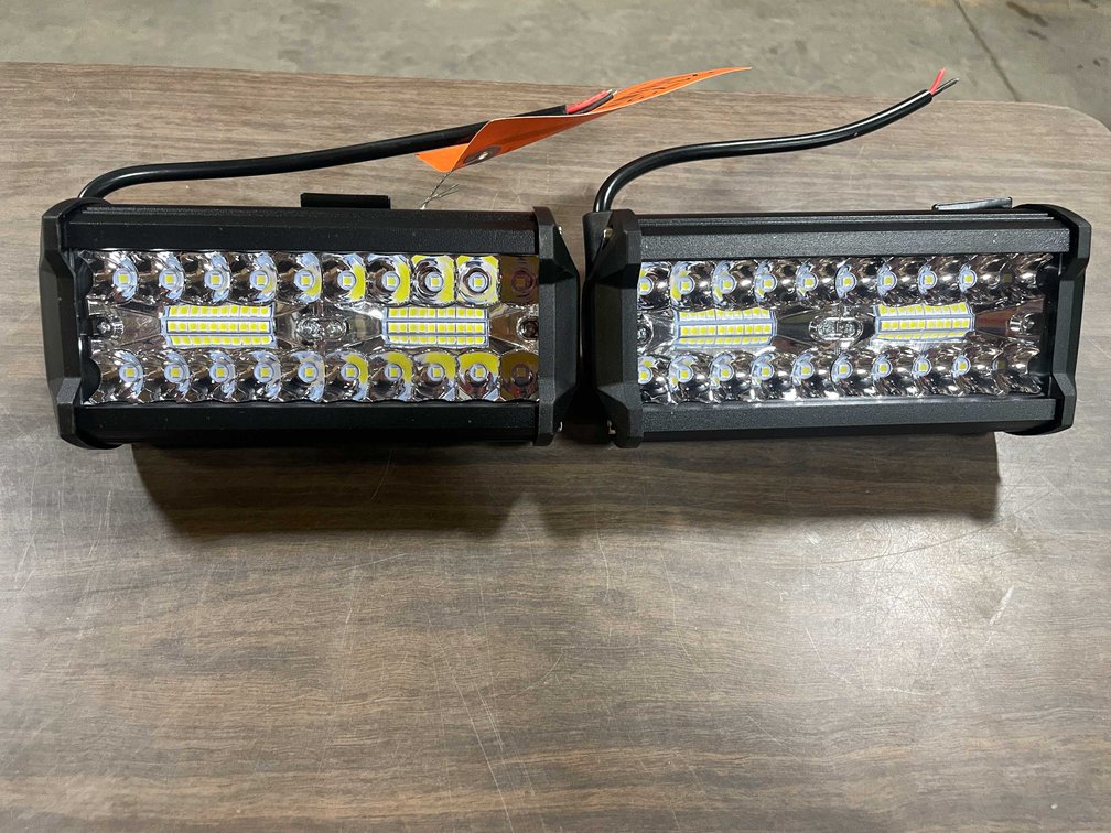 (2) LED 6-1/2" L Work Lights, 12/24vdc (PR10)