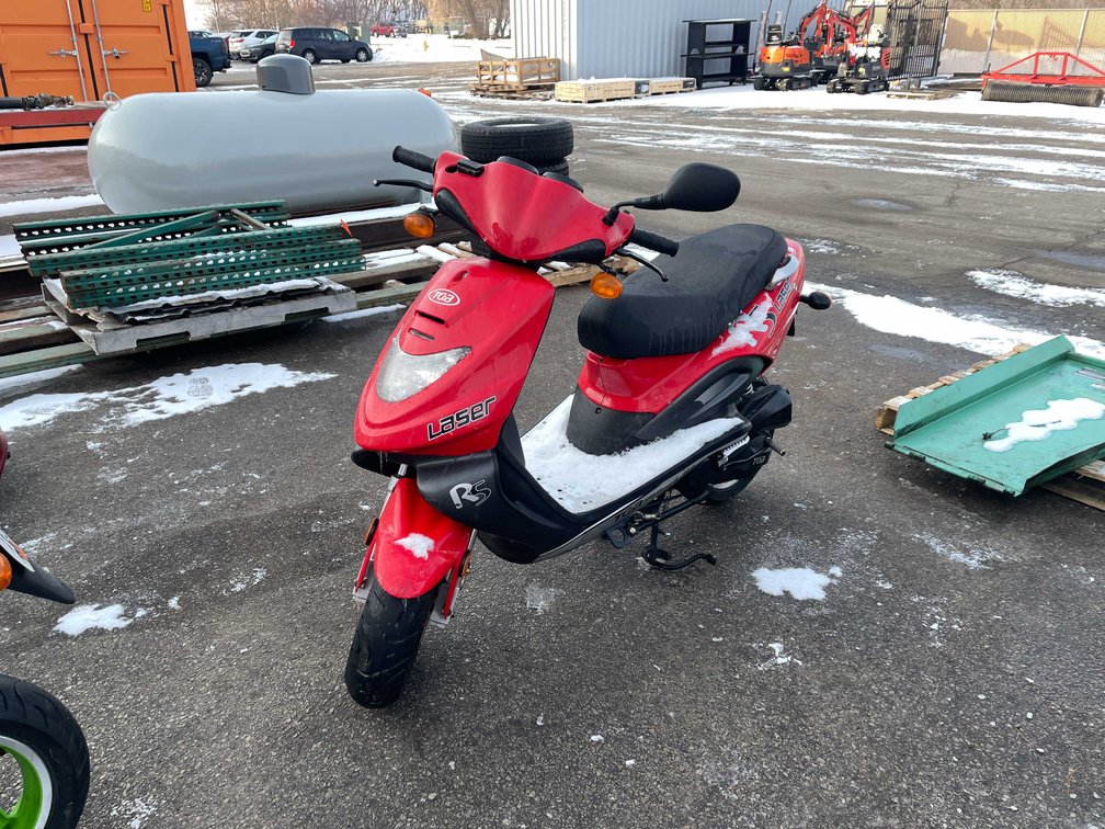 2006 TGB Laser R5 Moped (Has WI Title) (O3)