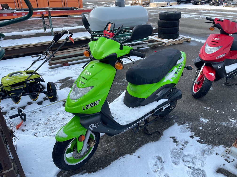 2006 TGB Laser R5 Moped (Has WI Title) (O3)
