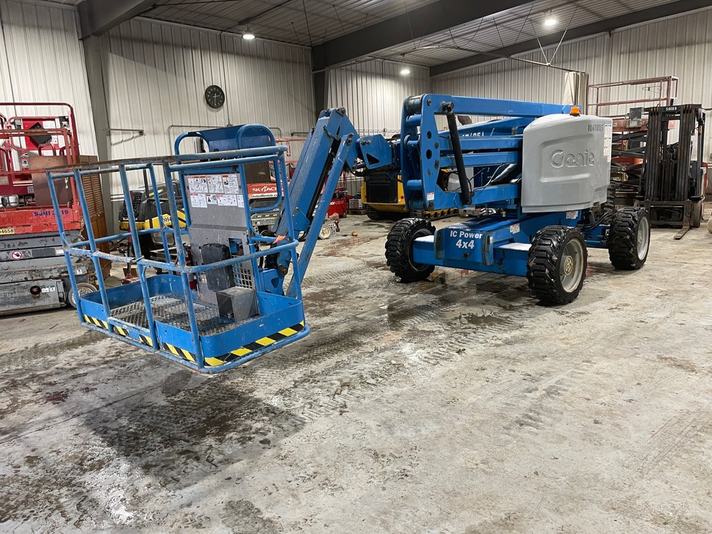 2016 Genie Z45-25J Articulating Arm Man Lift (Bryant, WI)