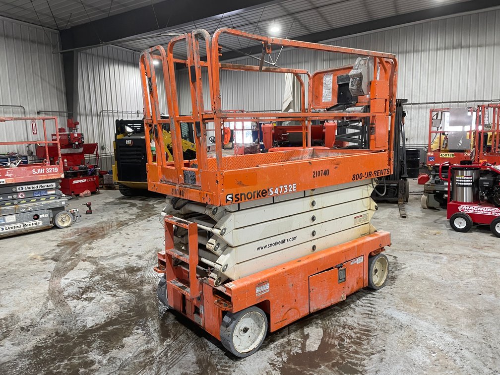 Snorkel S4732E Scissor Lift (Bryant, WI)