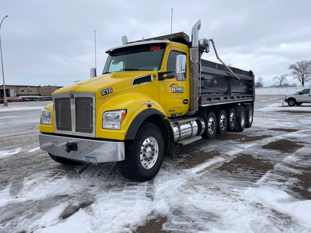 2019 Kenworth T880 Dump Truck (Has MN Title)