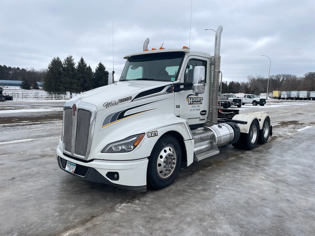 2022 Kenworth T680 Truck Tractor (Has MN Title)
