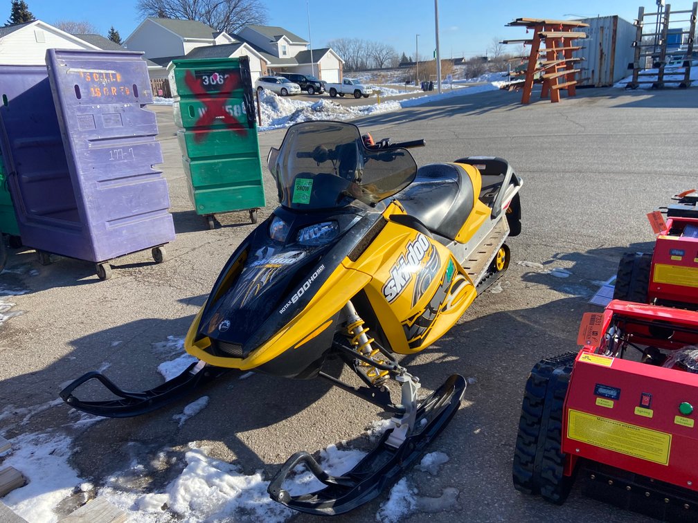 2007 Ski-Doo 600 Renegade Snowmobile (No Registration Card) (O11)