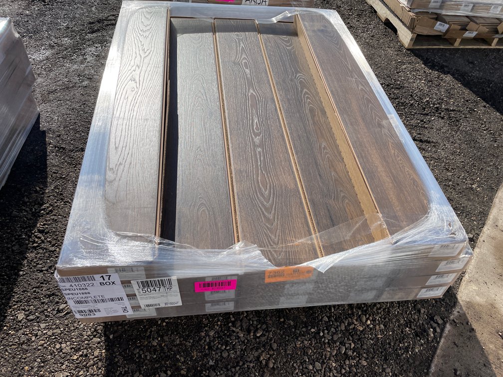 374 Sq. Ft. MOHAWK Laminate Flooring