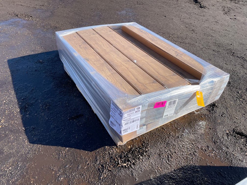 374 Sq. Ft. MOHAWK Laminate Flooring