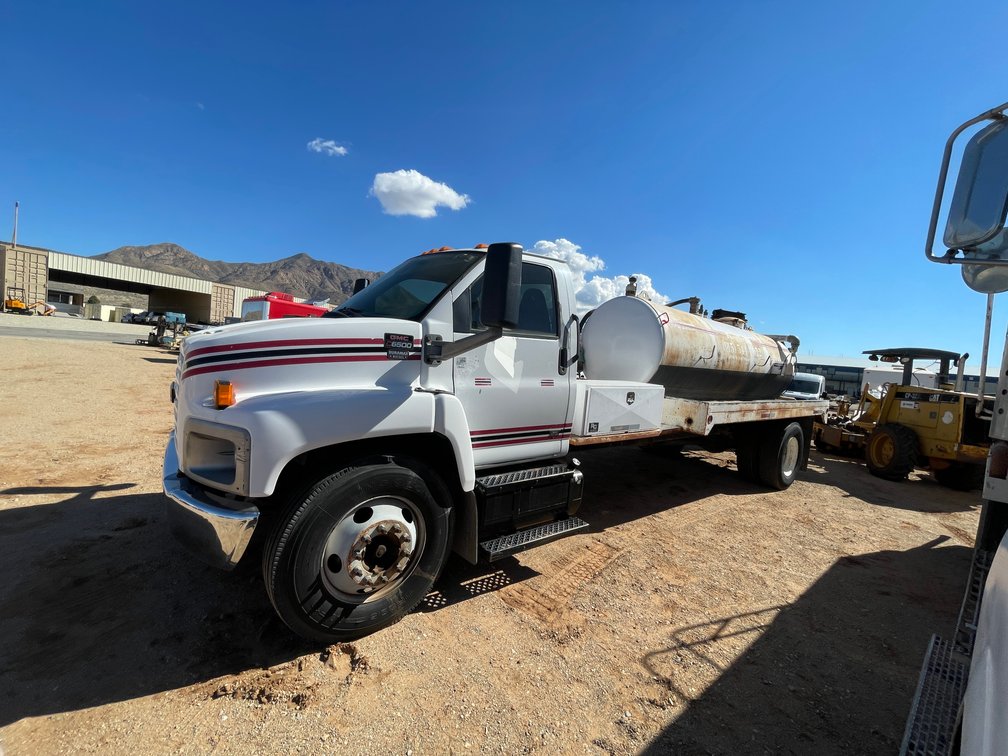2006 GMC C6500 Truck (Has NM Title)