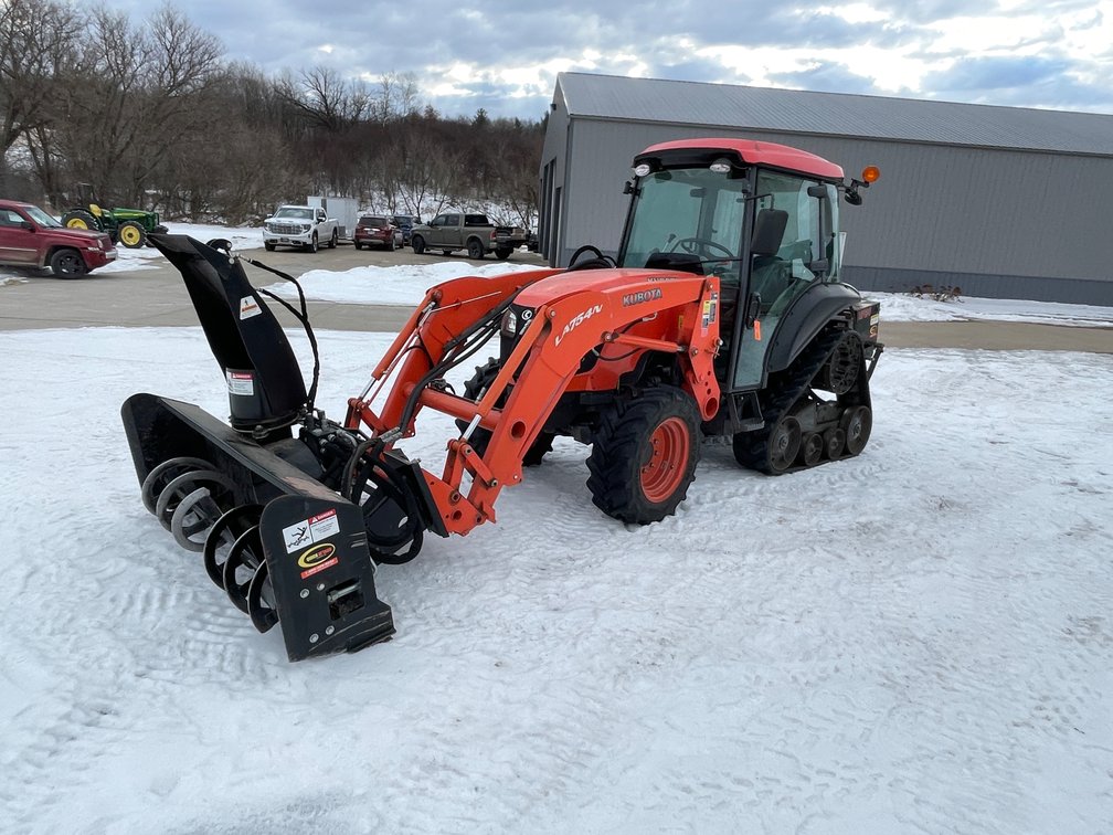 Kubota M8540 Narrow Vineyard Tractor