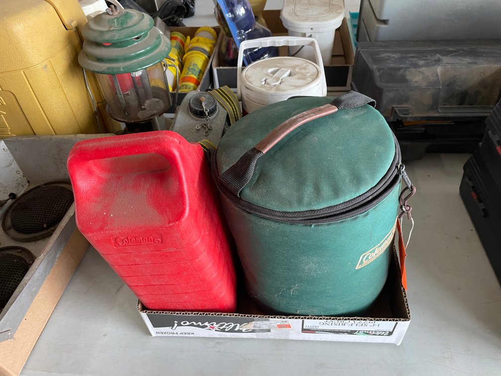 (2) Coleman Lanterns