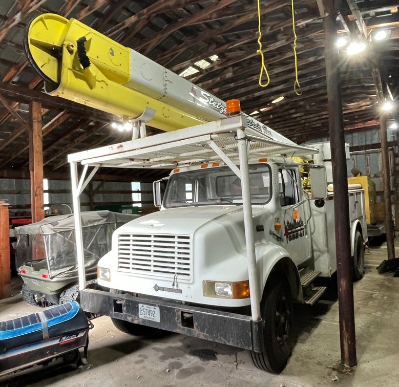 1998 International 4700 T444E Boom Truck (Has WI Title)