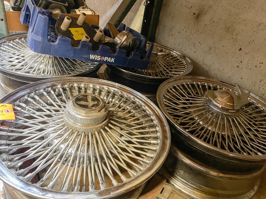 Set of 100 Spoke Wire Wheels Rims With Player Spinner Centers (PR17)