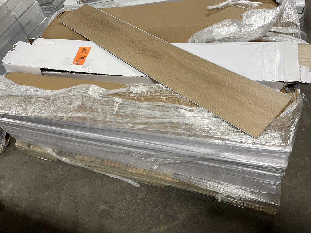 (19) CTNS WATERPROOF Vinyl Click Flooring Planks (B)