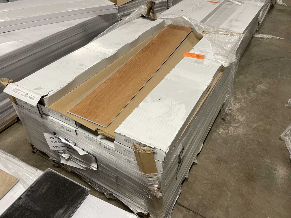 (25) CTNS WATERPROOF Vinyl Click Flooring Planks (B)